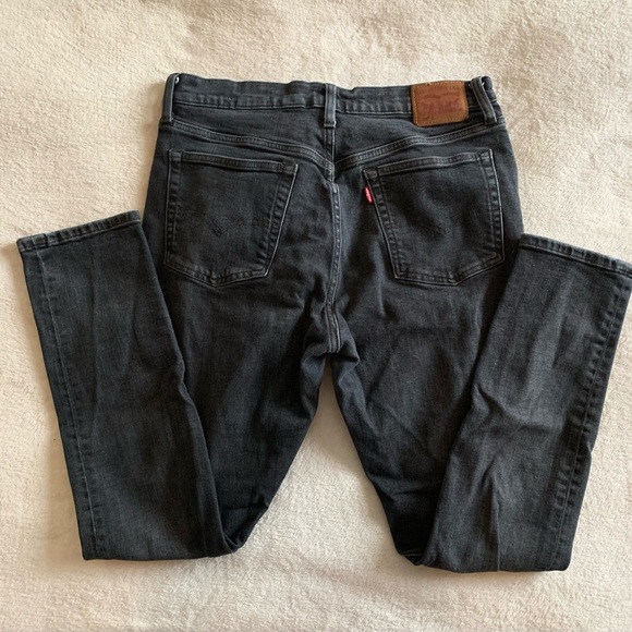 501 Levi’s jeans in women’s size 31 x 30 - Picture 4 of 5